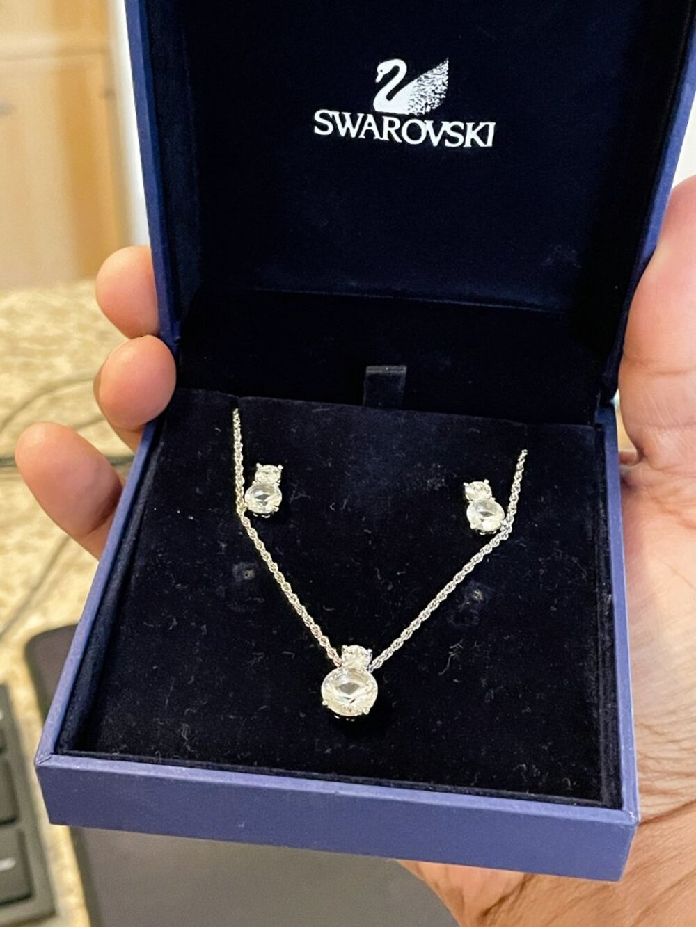 FIRM Swarovski Brilliant Crystal Rhodium Solitaire Necklace and Earrings Box Set - Picture 8 of 9